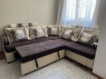канапе диван: Угловой диван, цвет - Коричневый, Б/у