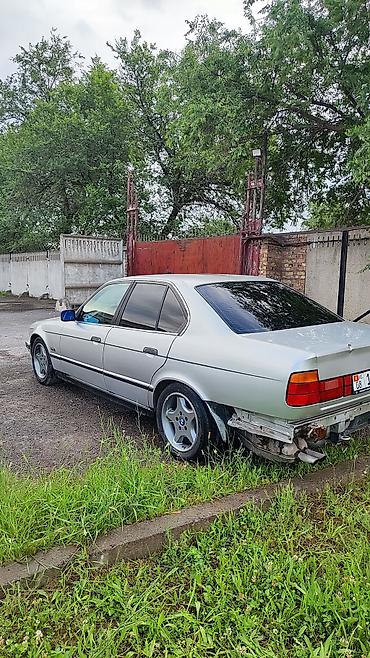 редуктор bmw: BMW 5 series: 1991 г., 2.5 л, Механика, Бензин, Седан — 1