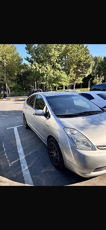 led panel: Toyota Prius (2-ci nəsil) hibrid hetçbek - Gümüşü/gri rəngli kuzov - — 3