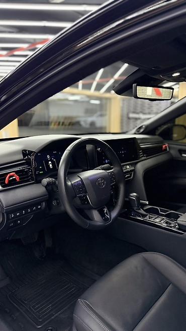 Toyota: Toyota Camry: 2025 г., 2.5 л, Вариатор, Гибрид, Седан — 10