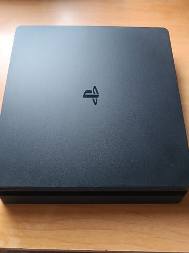 ps4 alışı: Ps 4 Slim.500 GB.Versiya 12.00.Əla vəziyət.Evdə az işlənib.Ustada