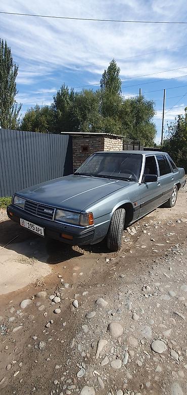 Mazda 929: 1985 г., 2 л, Механика, Бензин, Седан
