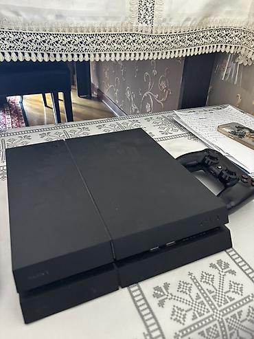 playstation 4 ucun oyunlar: PlayStation 4 oyun konsolu dəsti. Dəstə daxildir: - Sony PS4 konsol - — 1