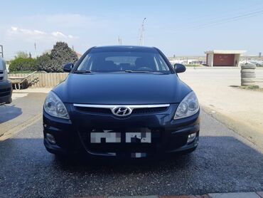 hyundai county: Hyundai i30: 1.6 l | 2008 il Sedan