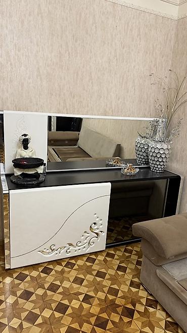 divar paneli: Qonaq otağı üçün mebel dəsti - Rəng: qara-ağ kombinasiyası, xrom — 1