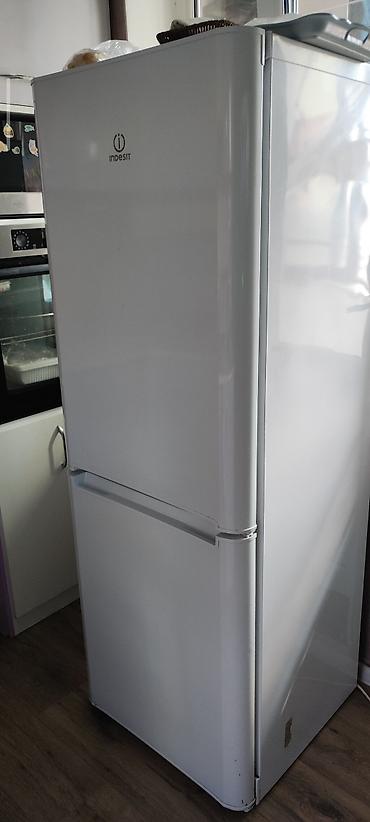 Indesit iki kameralı soyuducu - Rəng: ağ - Üst hissə – soyuducu