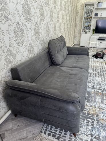 мебель прихожей: Прямой диван, цвет - Серый, Б/у