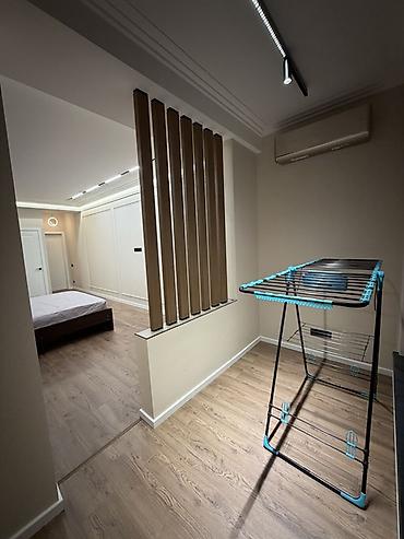 Долгосрочная аренда квартир: Трехкомнатная студия в современном минималистичном стиле. Район — 6