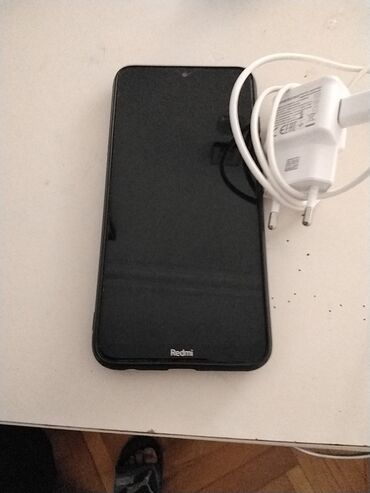 Elektronika: Продаю тел Redmi8a 4/32в отличном состоянии