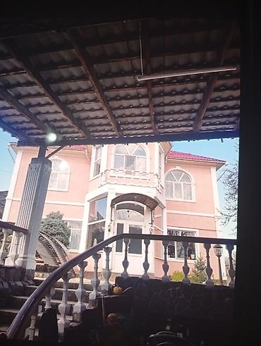 Продажа коттеджей и домов: Продаю 2х этажный дом 360 квадратов вниз по советской ост.турбаза — 1