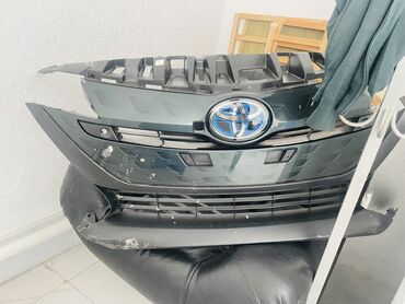 Решетки радиатора: Решетка радиатора Toyota 2019 г., Б/у, Оригинал