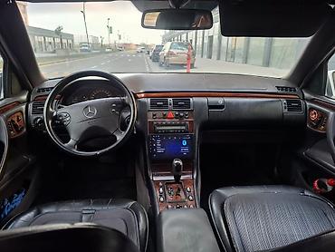 mercedes spacer: Mercedes-Benz E-Class (W210) sedan – gümüşü rəng, 4 qapı, klassik — 10