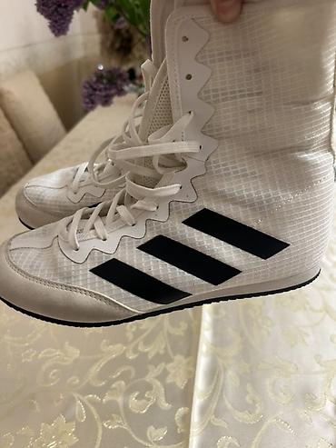 адидас: Adidas boks ayaqqabısı 2 defe geyınılıb 90 azn alınıb 45 azn satılır — 1