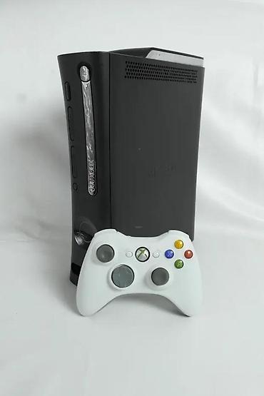 Ostale igre i konzole: U ponudi XBOX 360. Konzola je vrlo korektno očuvana sa malim znakovima — 10