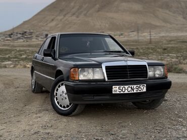 Mitsubishi: Mercedes-Benz 190: 2 l | 1991 il Sedan