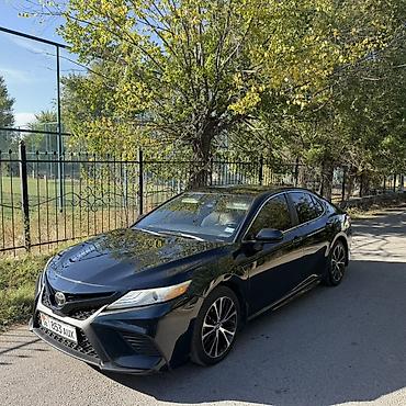 Toyota Camry: 2018 г., Автомат, Бензин, Седан