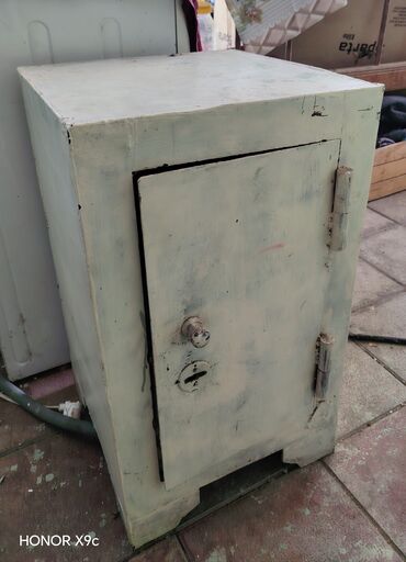 баки для мусора пластиковые: Metal seyf tipli kiçik dolab - Material: qalın metal gövdə - Rəng
