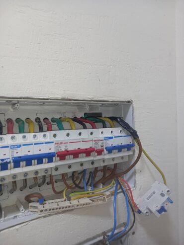 Электрики, электромонтажники: Электрик. Больше 6 лет опыта — 15