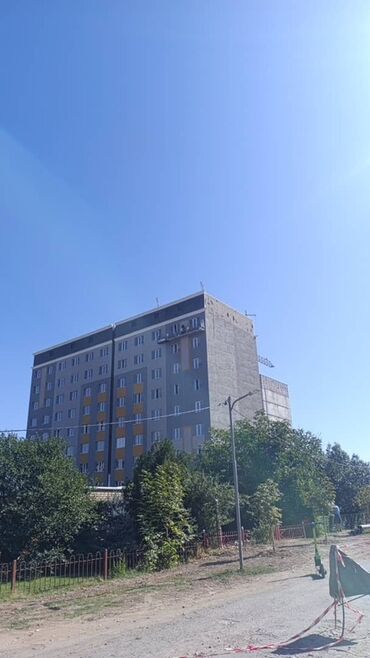 двухэтажный дом в бишкеке: 1 бөлмө, 45 кв. м, 106-серия жакшыртылган, 1 кабат, Евроремонт