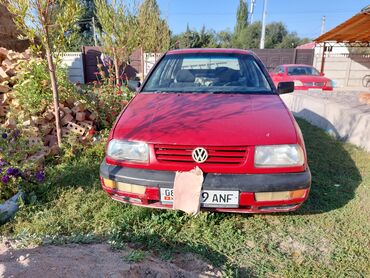 Продажа авто: Volkswagen Vento: 1993 г., 1.8 л, Механика, Бензин, Седан