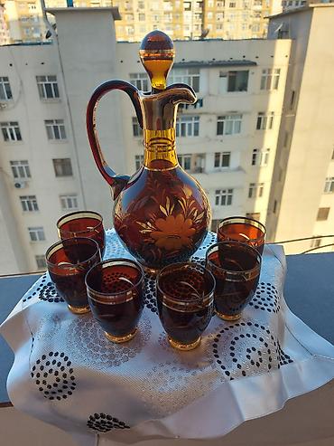 Qızılı naxışlı şüşə qrafin və stəkan dəsti - Tərkib: 1 qapaqlı qrafin lalafo.az -da Qızılı naxışlı şüşə qrafin və stəkan dəsti - Tərkib: 1 qapaqlı qrafin