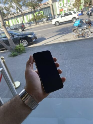 телефон fly wizard: Smartfon – şüşə və metal korpuslu, qara ön panel - Təxmini ekran