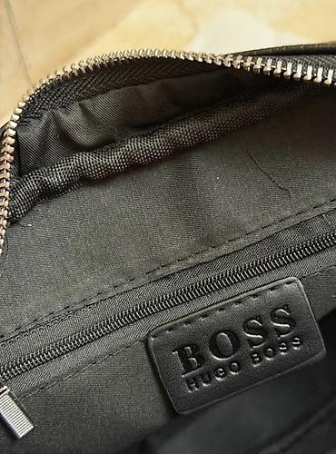 пакет boss: Барсетка, Материал: Экокожа, Застежка на молнии, Разделенные отделения, Регулируемый ремень, Новый — 6