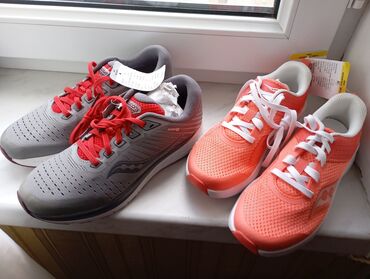 Krasofkalar və idman ayaqqabıları: Saucony brendindən olan bu idman ayaqqabıları qaçış və məşqlər üçün