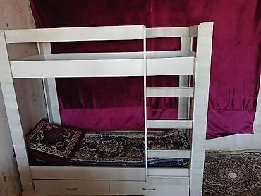 bunk bed: Двухъярусная кровать из ЛДСП светлого оттенка. - Компоновка: нижний и — 7