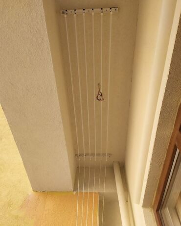 Uzunmüddətli kirayə mənzillər: Mənzil 2-otaqli studiya mənzildir, tam təmirli və tam əşyalidir. Evdə — 16