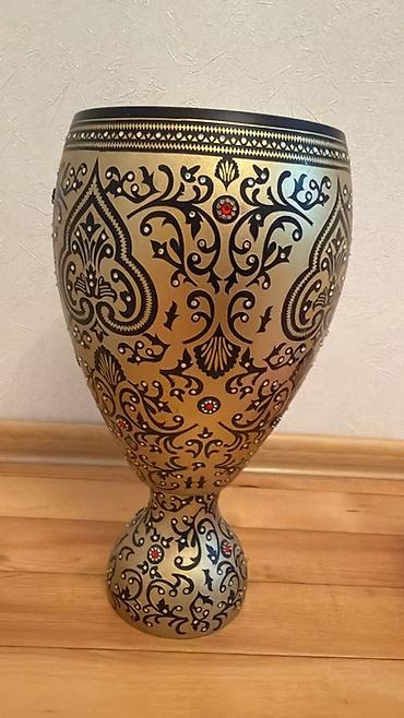 Vazalar: Bir vaza, Metal — 3