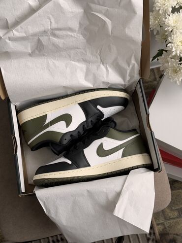 Кроссовки и спортивная обувь: Кроссовки, 38.5, Nike, Новый, Самовывоз, Бесплатная доставка, Платная доставка