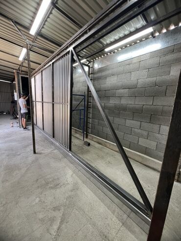 Откатные ворота: Откатные ворота с калиткой и навесом - Тип: откатная конструкция на at lalafo.kg — 10 Откатные ворота: Откатные ворота с калиткой и навесом - Тип: откатная конструкция на — 10