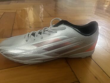 Перчатки: Adidas Adizero X modeli Heç işlənilməyib təzədir.Əla vəziyyətdədir
