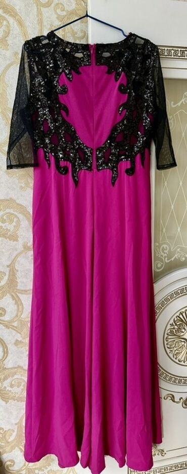 Kürklər: - Tünd qəhvəyi rəngdə xəz. Ölçü 44-48, 2 dəfə toya geyinilib, əla — 4