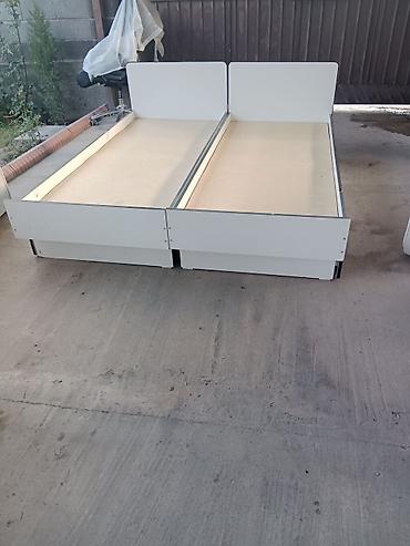 study table: Спальный кровать 
Состояние - жакшы
Экоосу Бир 10000 — 1