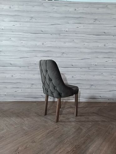 Stolice: 🔹Model stolice - Foteljica dugme
💸Cena 70€ — 9