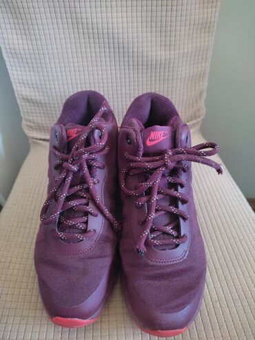 sandale na ravno: Nike, 37.5, color - Burgundy