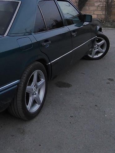 mercedes s class 220: Təcili satıram pula ehtiyac çar 1 diskində çat var qalan 3 disk çatsız — 1
