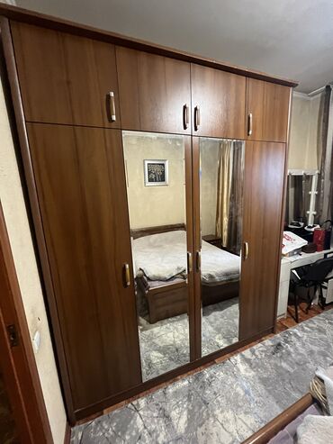 Спальные гарнитуры: Спальный гарнитур, Б/у, Двуспальная кровать, Шкаф, Тумба, Белоруссия, Дерево, Самовывоз