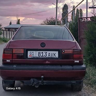 салон машины: Volkswagen Vento: 1992 г., Механика, Седан — 5