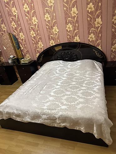 divar skaflari: İşlənmiş, 6 qapı, Güzgülü, Qəhvəyi, Açılan, Düz dolab — 6