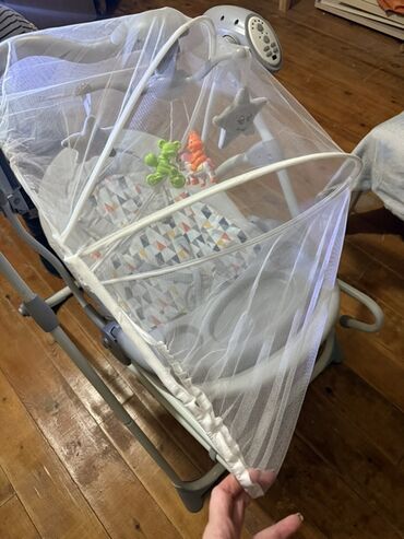 Beşiklər: Oğlan və qız üçün, İşlənmiş, Beşik, Yellənmə mexanizm ilə — 9