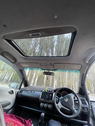 fit shuttle: Honda Fit: 2003 г., 1.5 л, Вариатор, Бензин, Хэтчбэк — 8