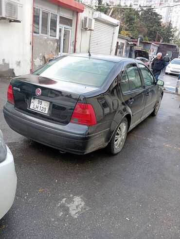 Volkswagen: Volkswagen Jetta: 2 l | 1998 il Sedan