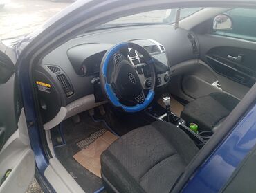 Kia: Kia Cee’d SW (universal), mavi rəng. - Geniş və funksional kuzov — 8