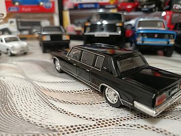zil 5301: Qara rəngli ZIL-4104 limuzinin miqyaslı modeli - Brend: DeAgostini — 4