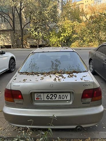 малолитражные авто: Honda Civic: 1999 г., Механика, Бензин, Седан — 1