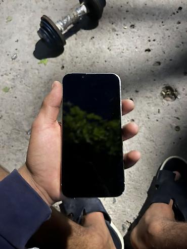 наушники apple airpods 1: Apple iPhone Pro в светлом цвете с плоскими гранями корпуса и тройной — 2