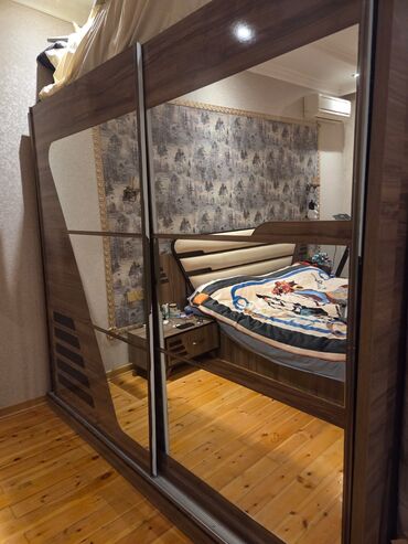 балконный шкаф: Qarderob, paltar dolabı